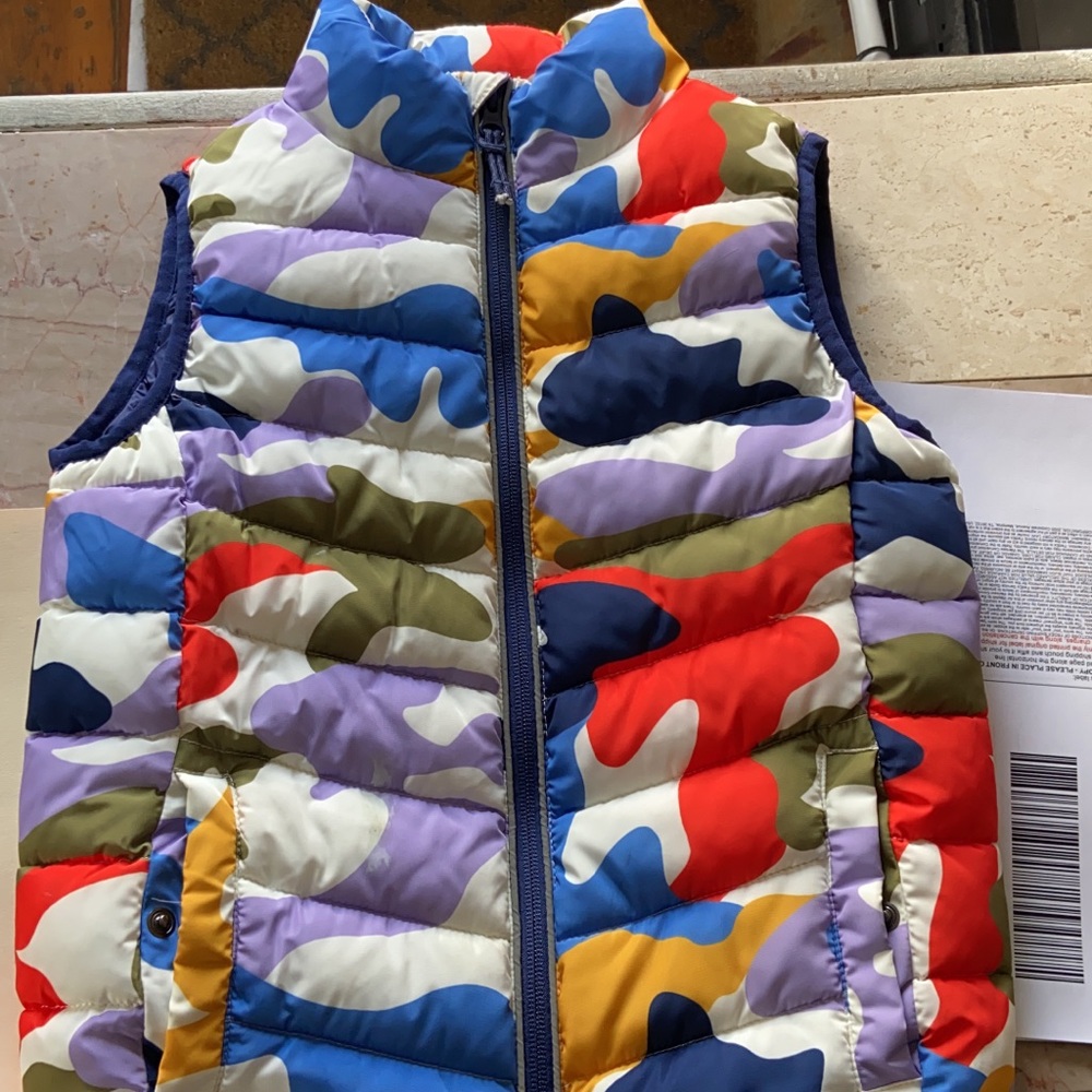 Mini Boden colorful camo gilet